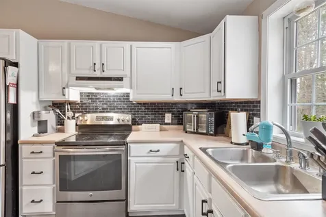 6 Kelley Lane Fremont NH 03044