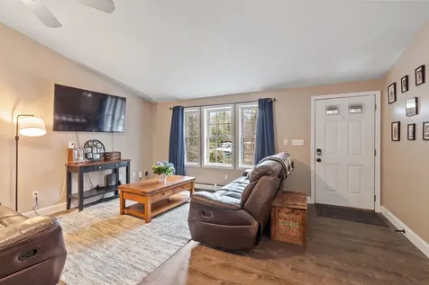 6 Kelley Lane Fremont NH 03044