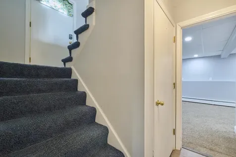 5 Holiday Avenue Derry NH 03038