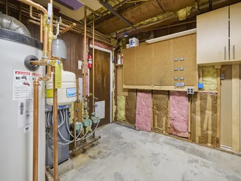 5 Holiday Avenue Derry NH 03038