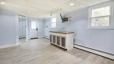 5 Holiday Avenue Derry NH 03038