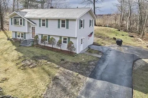 5 Holiday Avenue Derry NH 03038