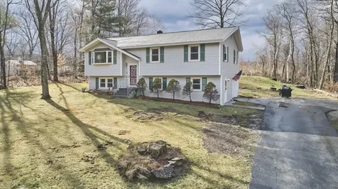 5 Holiday Avenue Derry NH 03038
