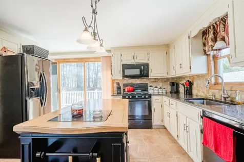 16 Tuxbury Road Plaistow NH 03865