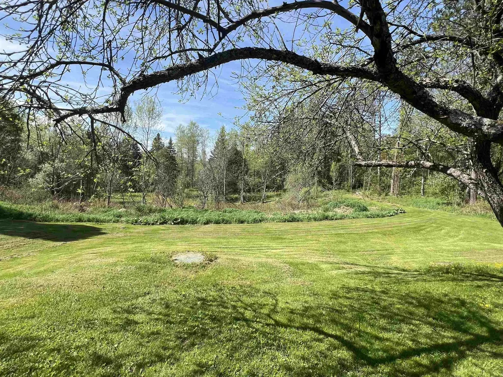 325 The Bend Road Greensboro VT 05841