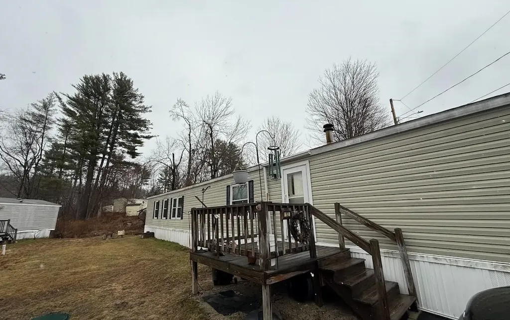 12 Darlene Lane Litchfield NH 03052