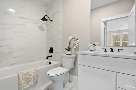 71 Shipwright Way Newington NH 01301