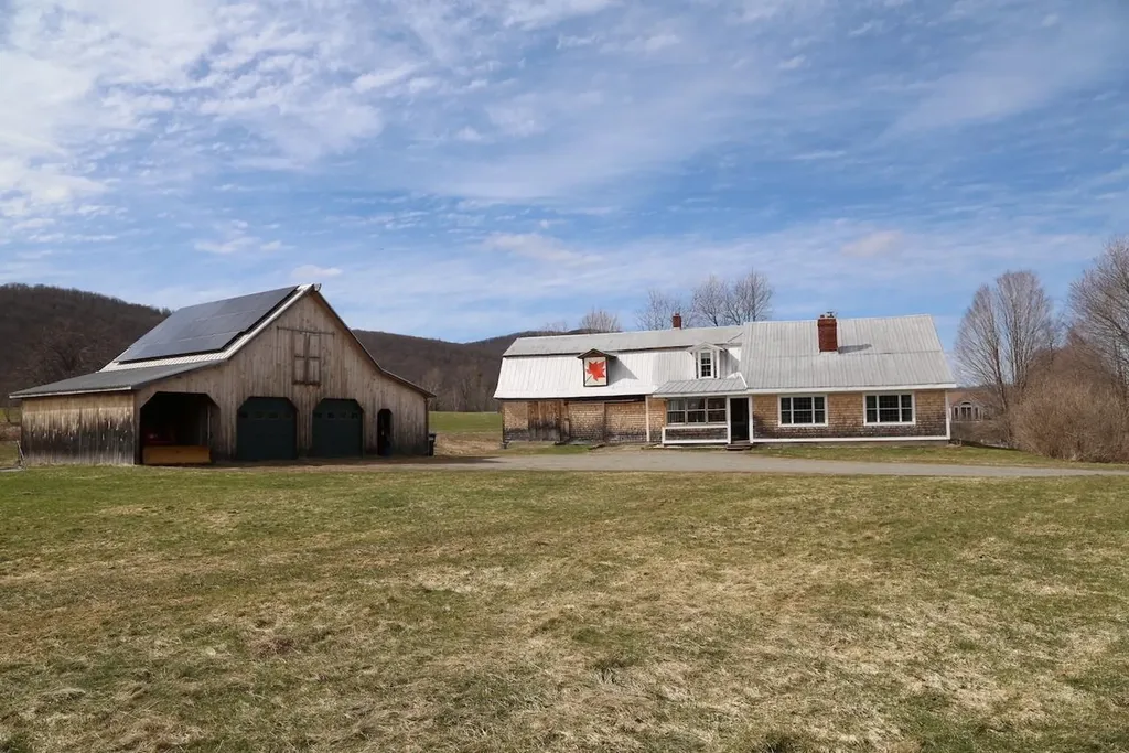 3308 Lower Pleasant Valley Road Cambridge VT 05444