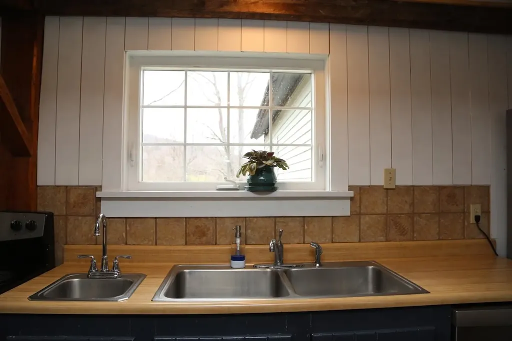 3308 Lower Pleasant Valley Road Cambridge VT 05444