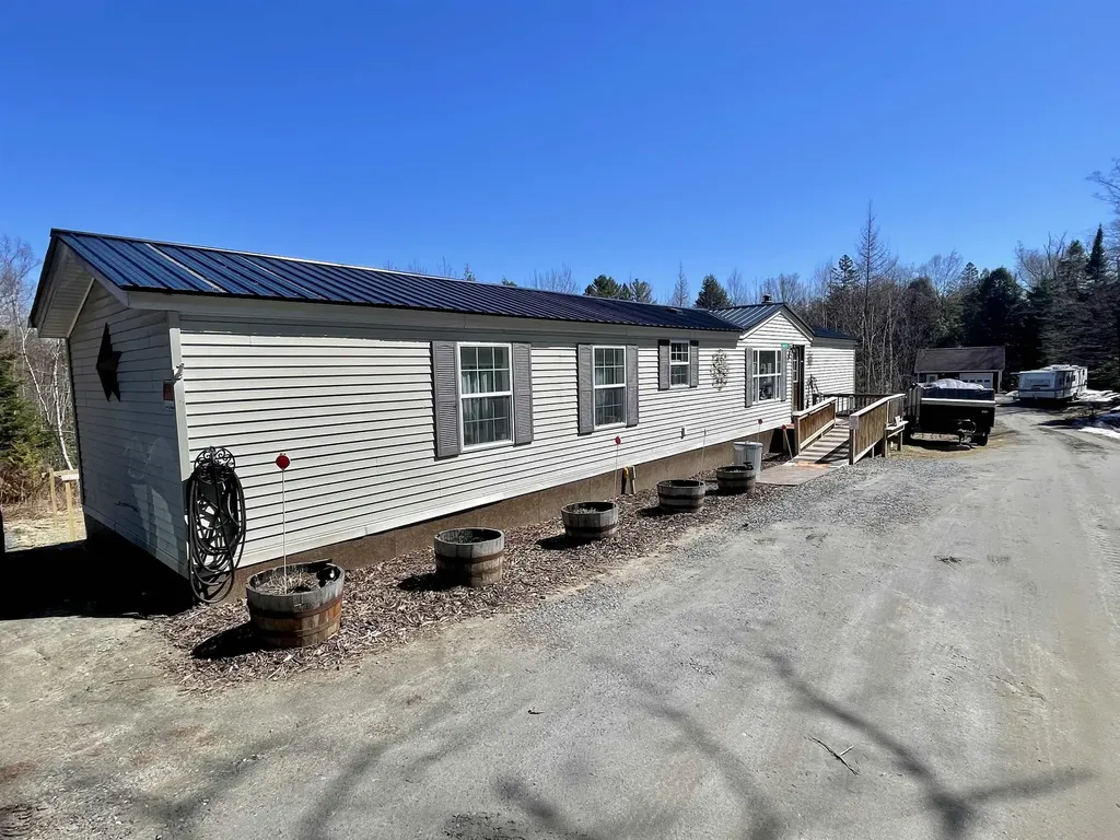 141 Autumn Lane Lyndon VT 05851