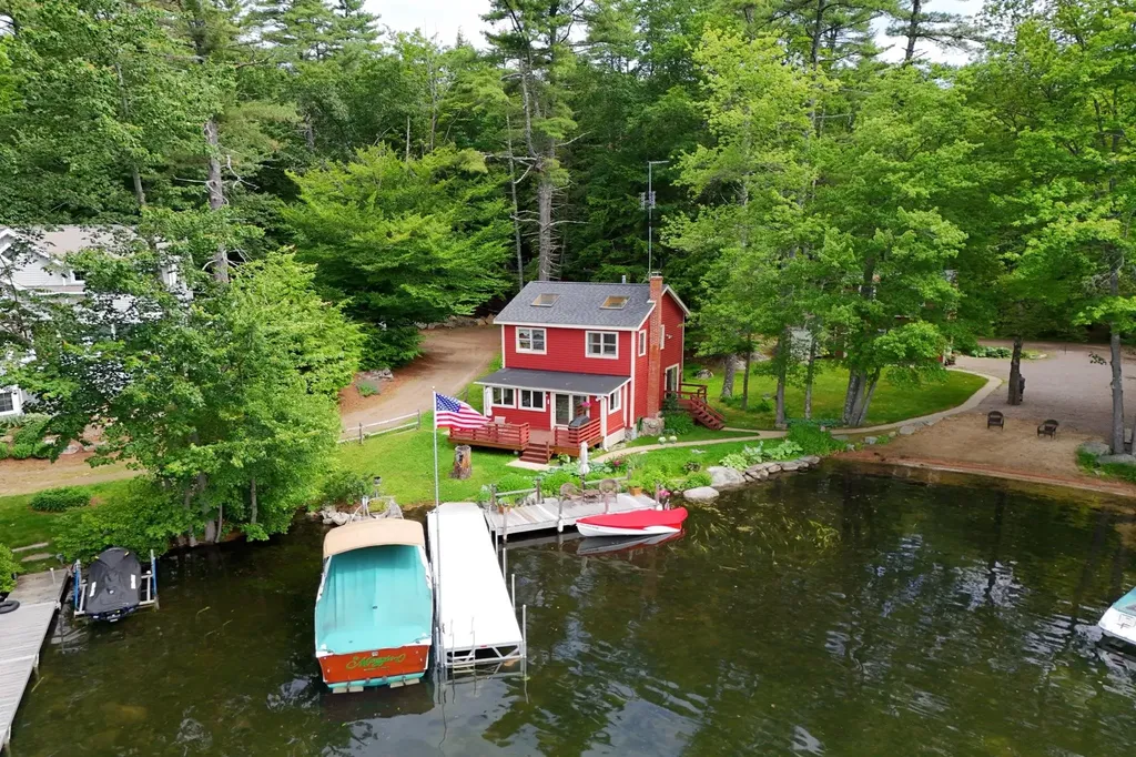 18 Chicadee Lane Meredith NH 03253