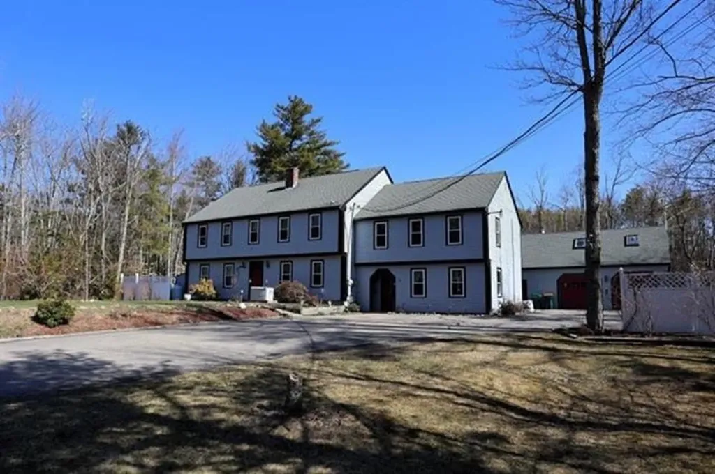 12 Woodside Lane Rochester NH 03867
