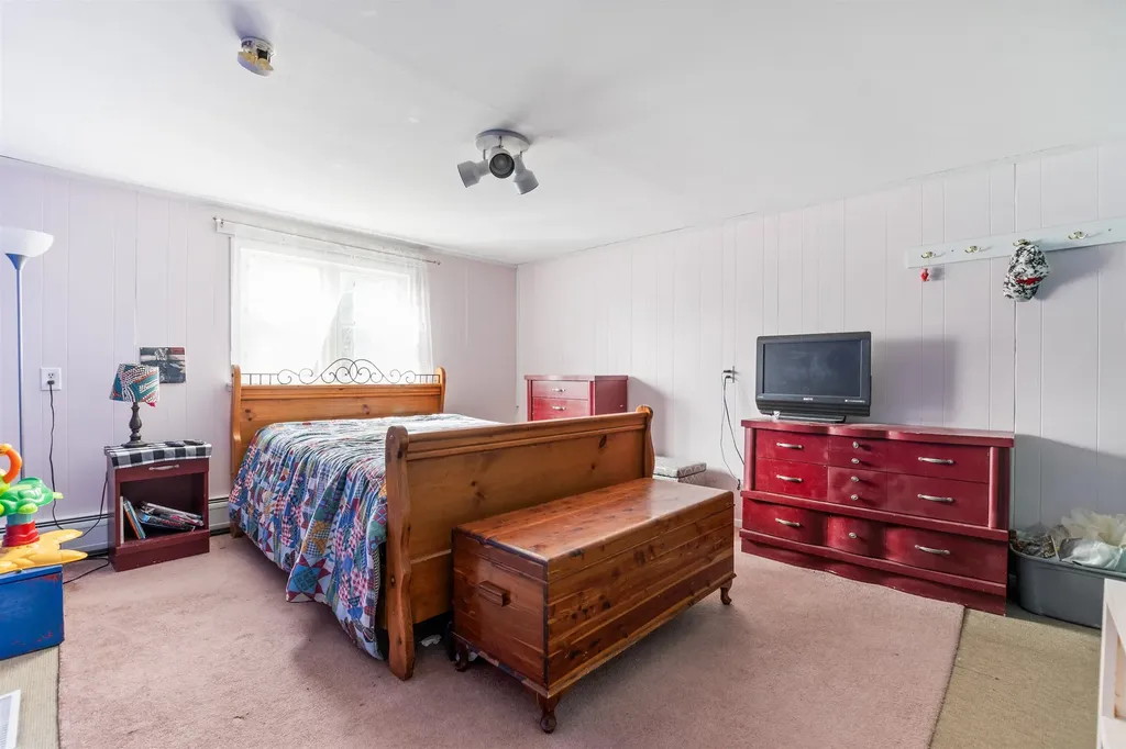 15 Forbes Hill Road Colebrook NH 03576