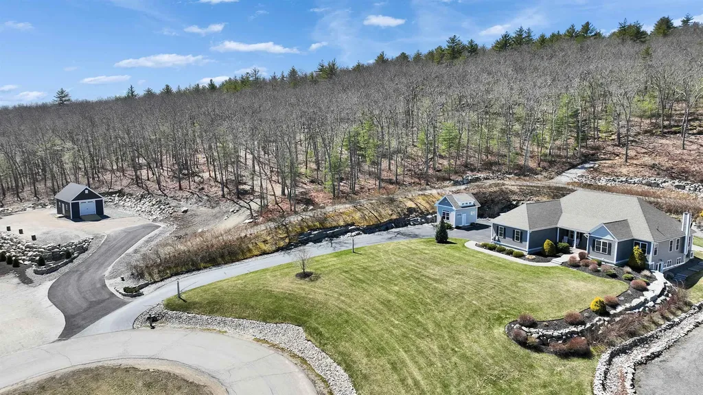 90 Cedar Crest Lane Auburn NH 03032