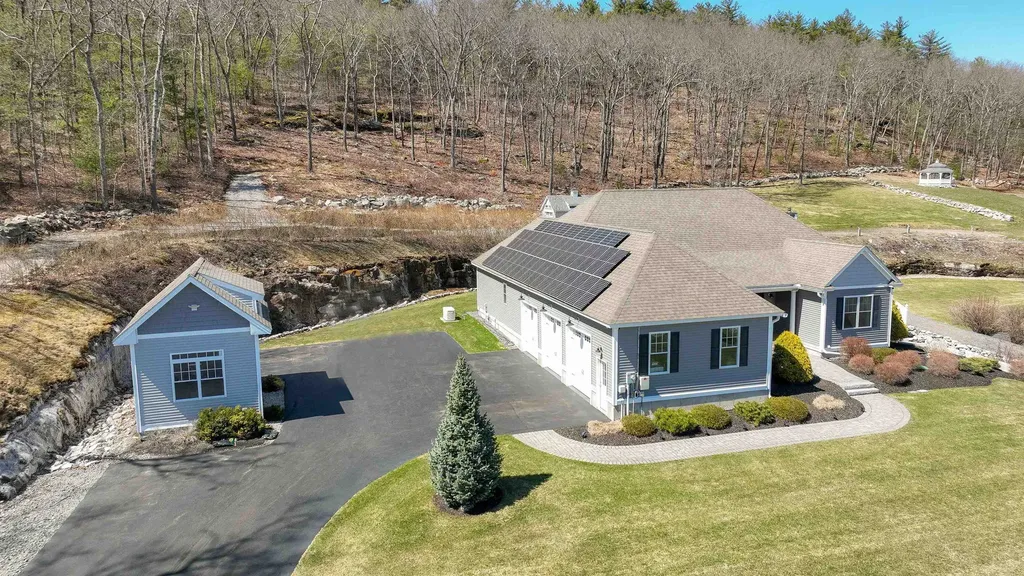 90 Cedar Crest Lane Auburn NH 03032