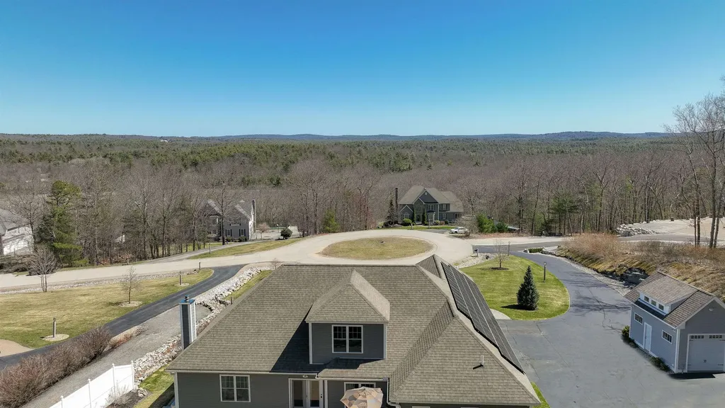 90 Cedar Crest Lane Auburn NH 03032