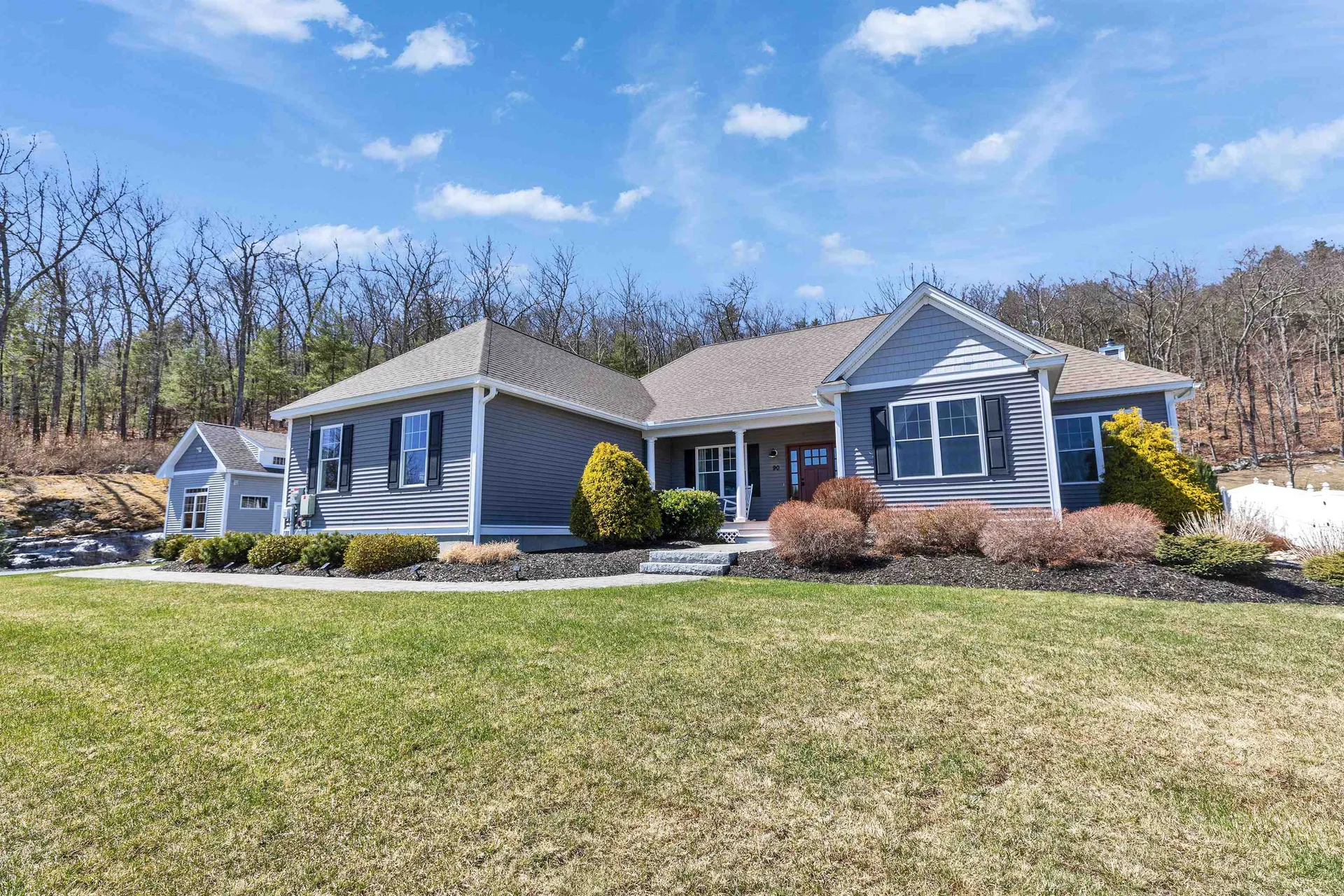 90 Cedar Crest Lane Auburn NH 03032