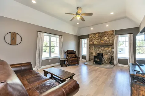 90 Cedar Crest Lane Auburn NH 03032