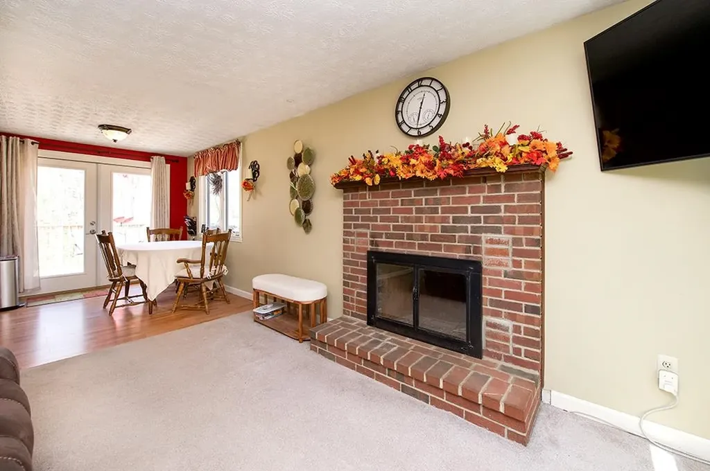 5 Phillipswood Road Sandown NH 03873