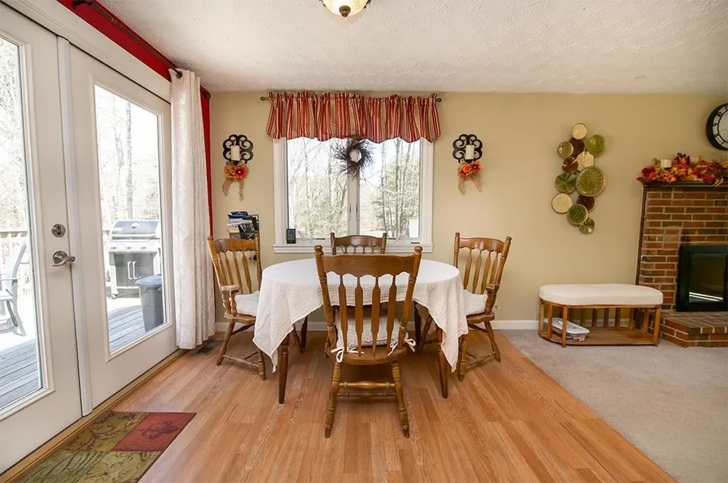 5 Phillipswood Road Sandown NH 03873