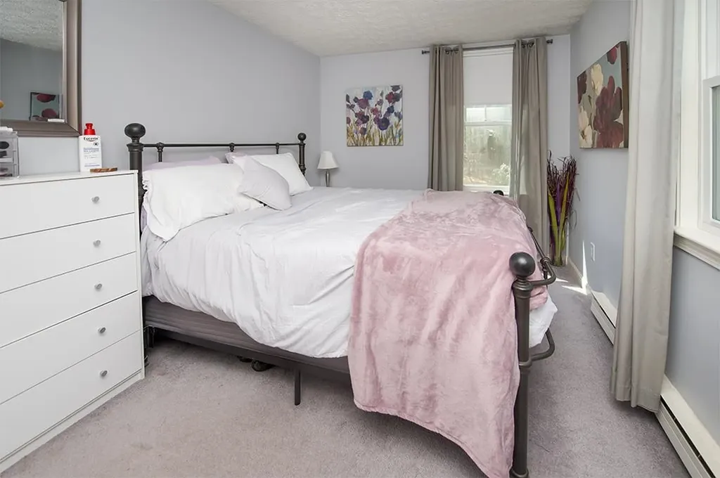5 Phillipswood Road Sandown NH 03873
