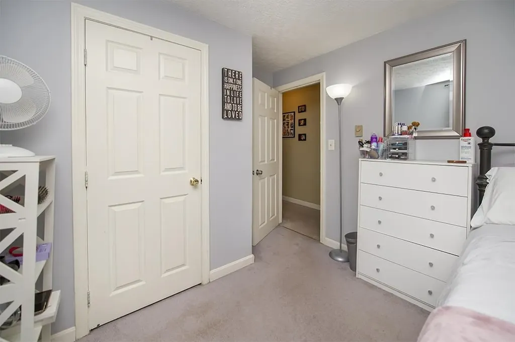 5 Phillipswood Road Sandown NH 03873