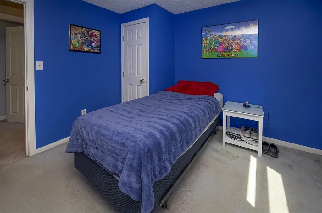 5 Phillipswood Road Sandown NH 03873