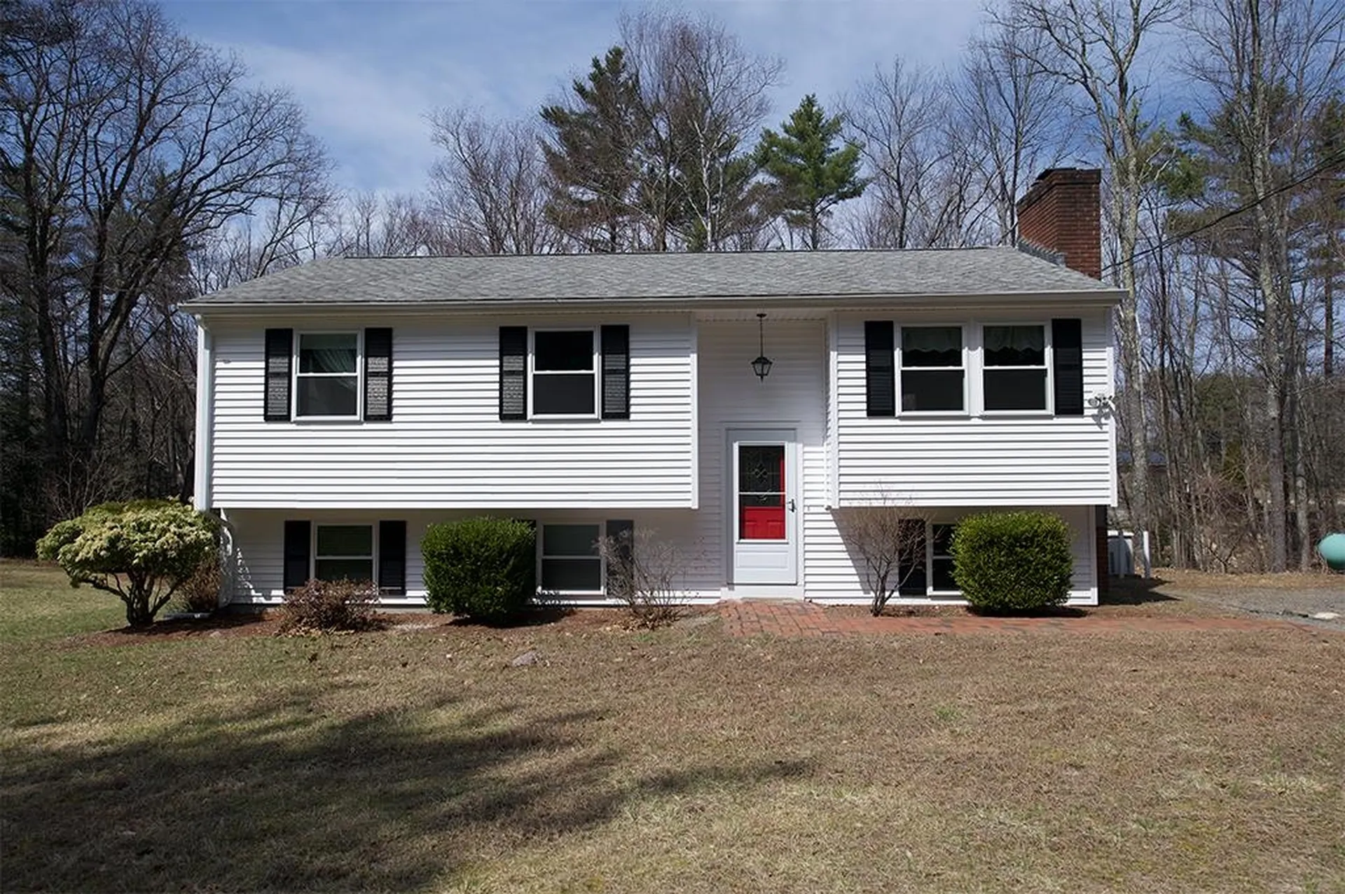 5 Phillipswood Road Sandown NH 03873