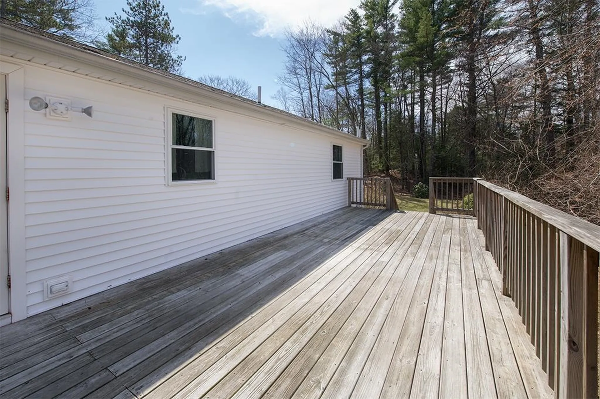 5 Phillipswood Road Sandown NH 03873