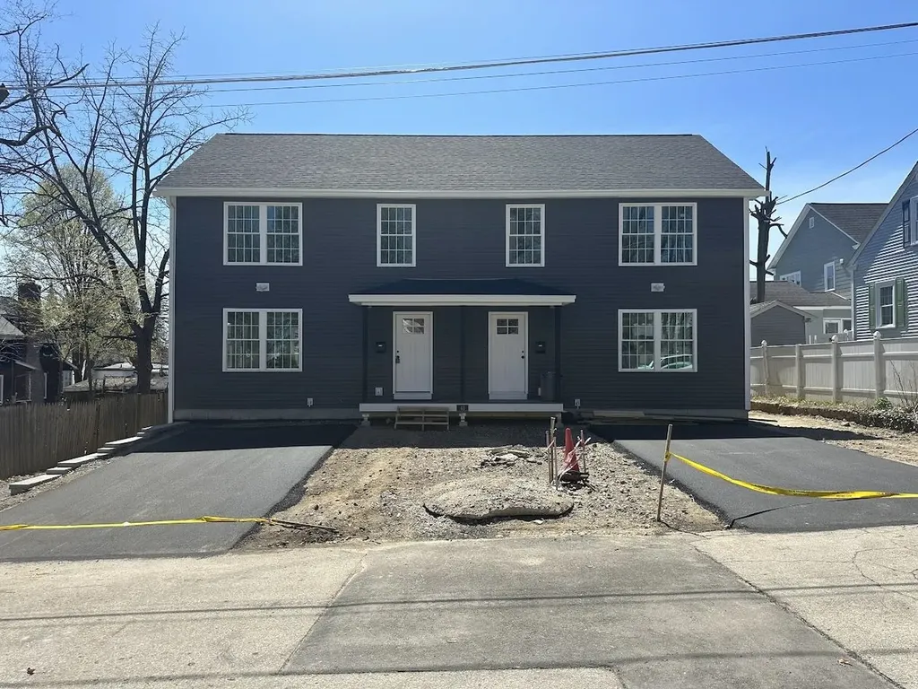 43 Laton Street Nashua NH 03060
