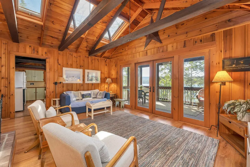 10 Treetop Lane Alton NH 03810