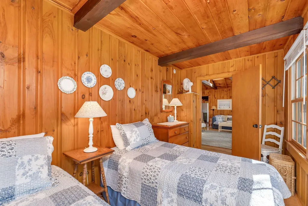 10 Treetop Lane Alton NH 03810