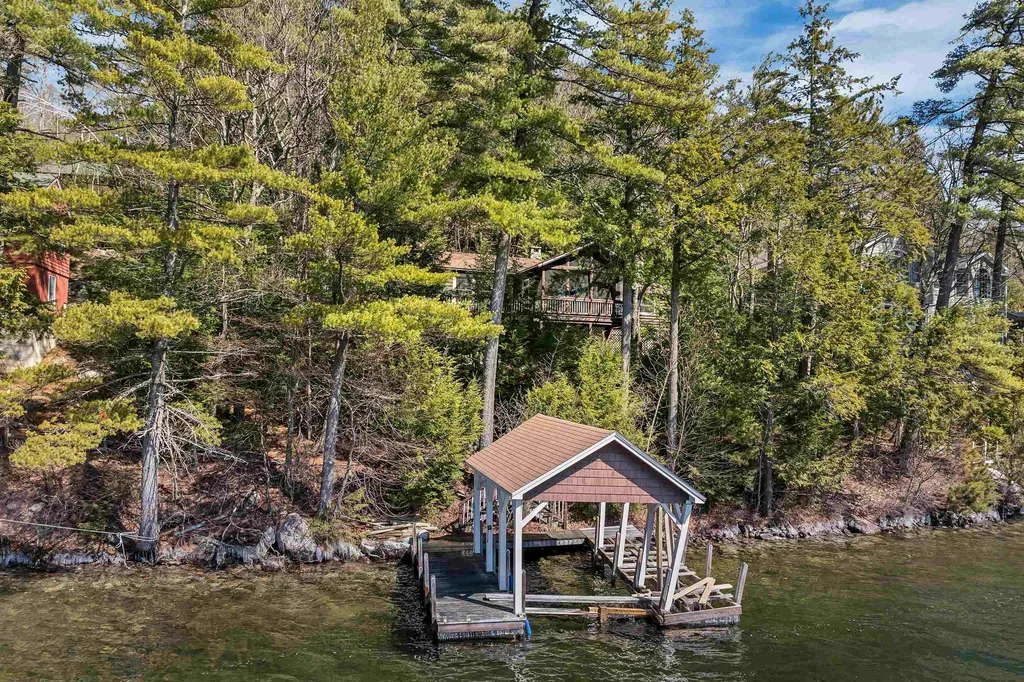 10 Treetop Lane Alton NH 03810