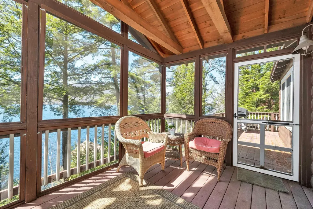 10 Treetop Lane Alton NH 03810