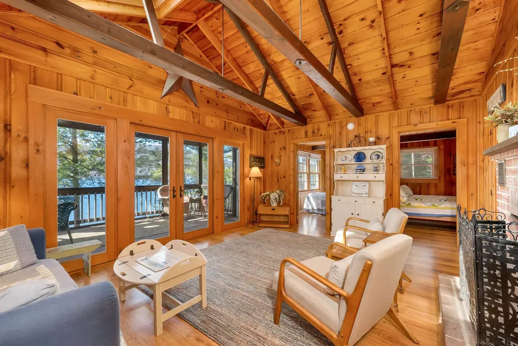 10 Treetop Lane Alton NH 03810