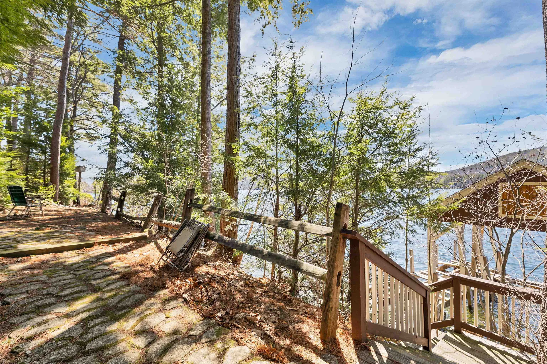 10 Treetop Lane Alton NH 03810