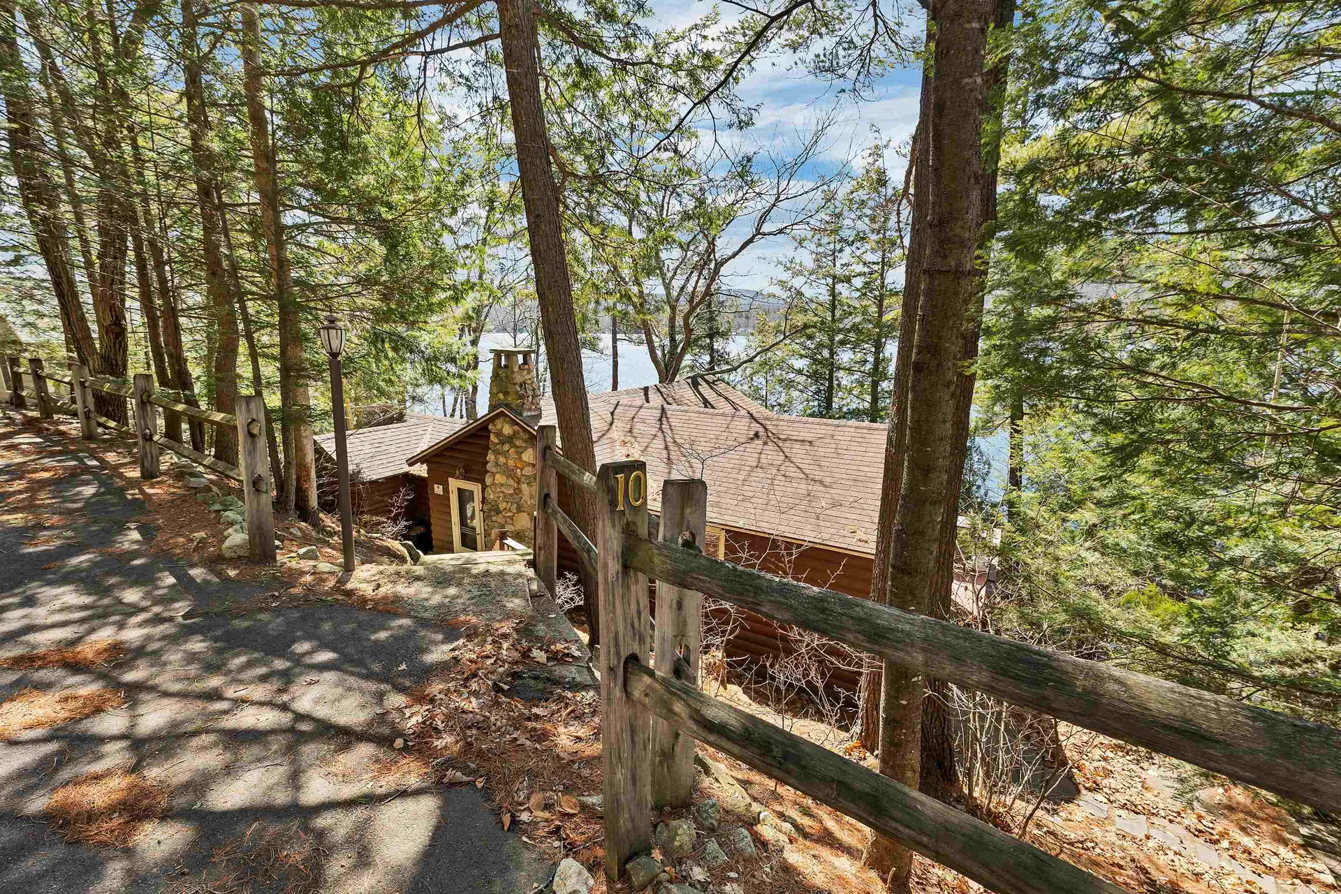 10 Treetop Lane Alton NH 03810