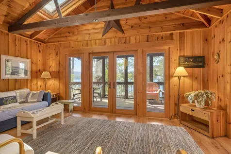 10 Treetop Lane Alton NH 03810