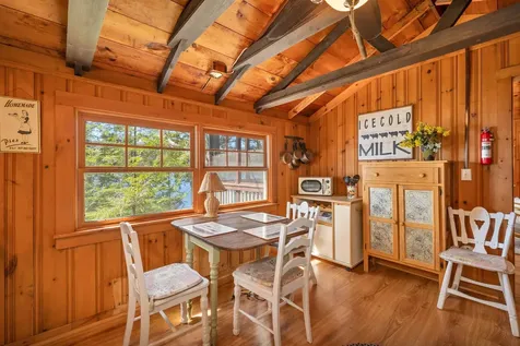 10 Treetop Lane Alton NH 03810