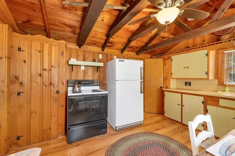 10 Treetop Lane Alton NH 03810