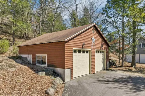 10 Treetop Lane Alton NH 03810