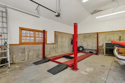 10 Treetop Lane Alton NH 03810