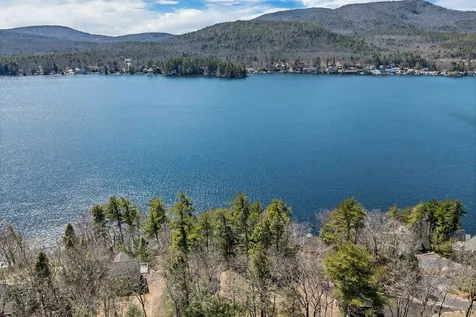 10 Treetop Lane Alton NH 03810