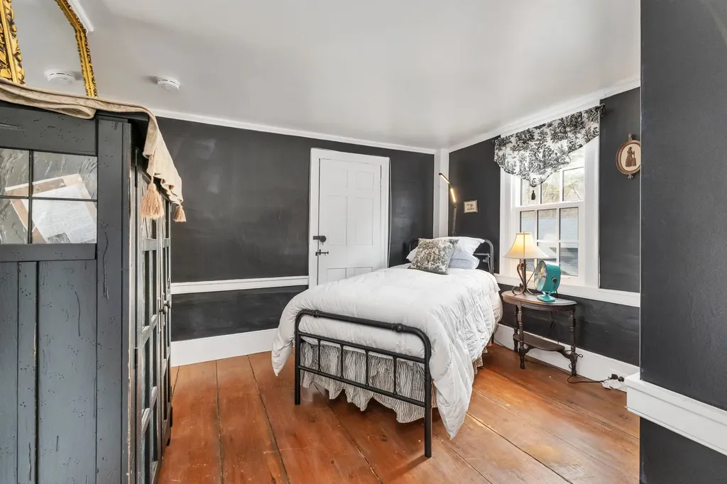 117 Hayes Road Alton NH 03809