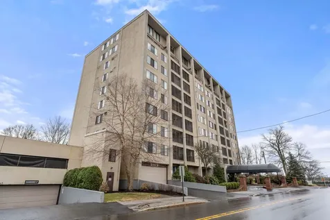 55 River Road Manchester NH 03104