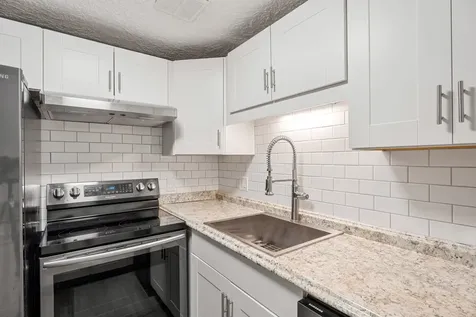 55 River Road Manchester NH 03104