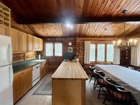 10 East Village Circle Wilmington VT 05363