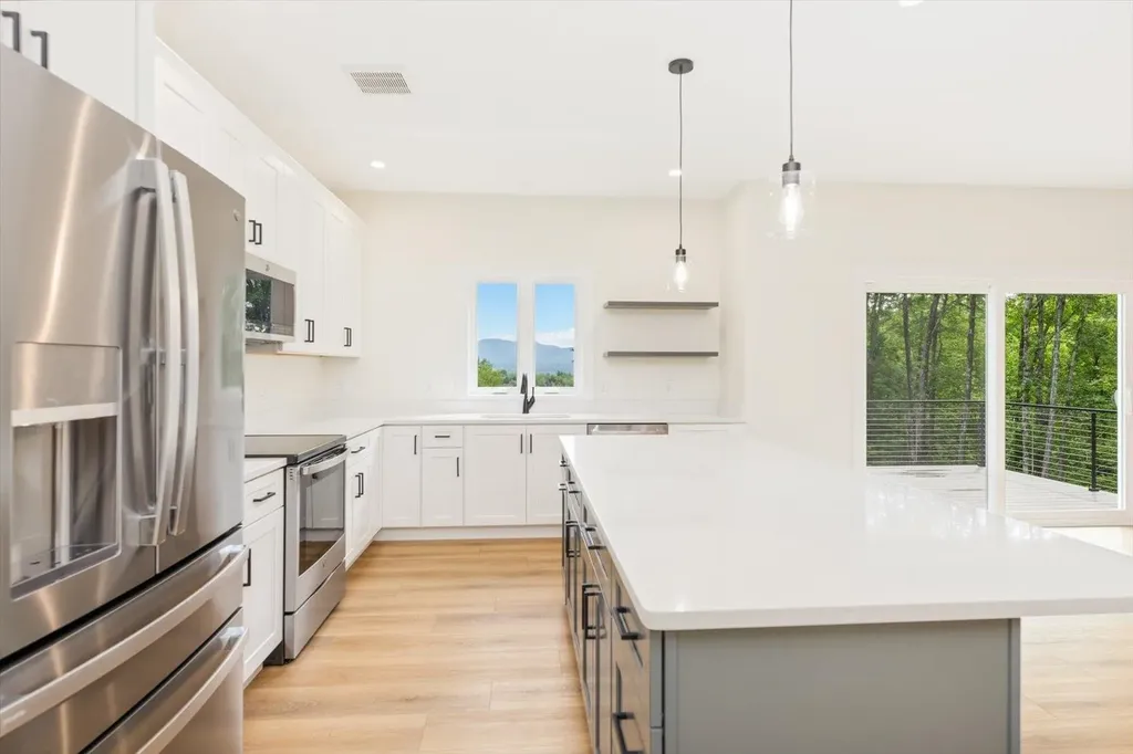 7 Spring Hill Road Hancock NH 03449