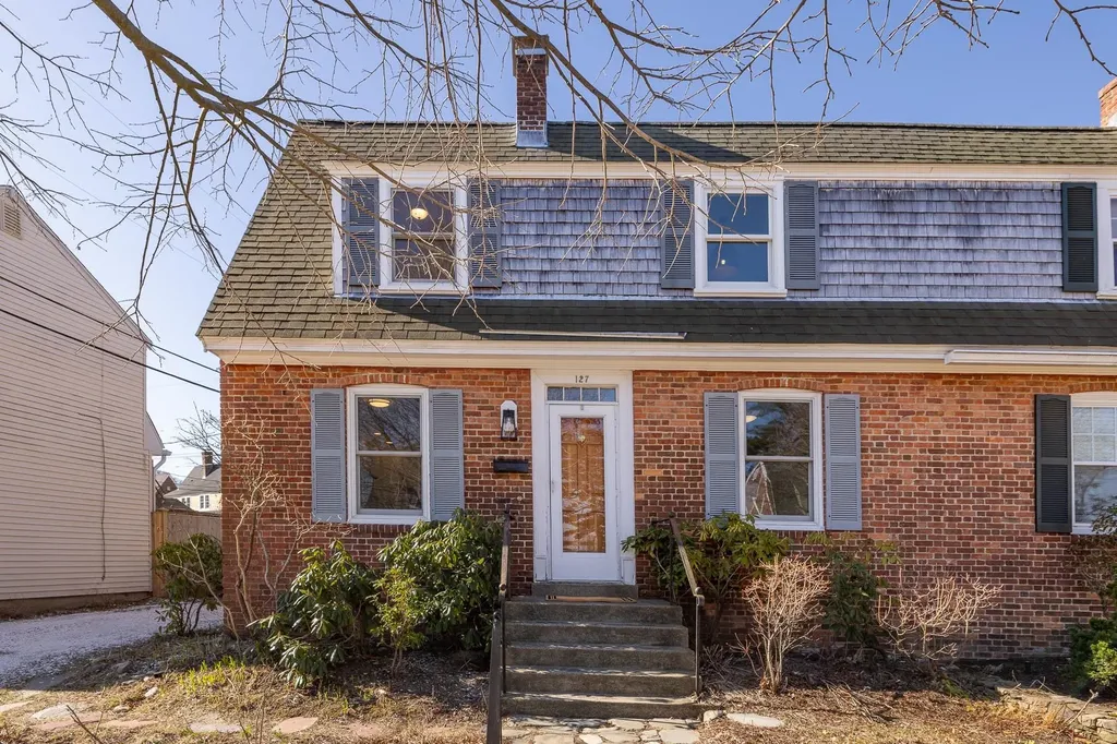 127 Crescent Way Portsmouth NH 03801