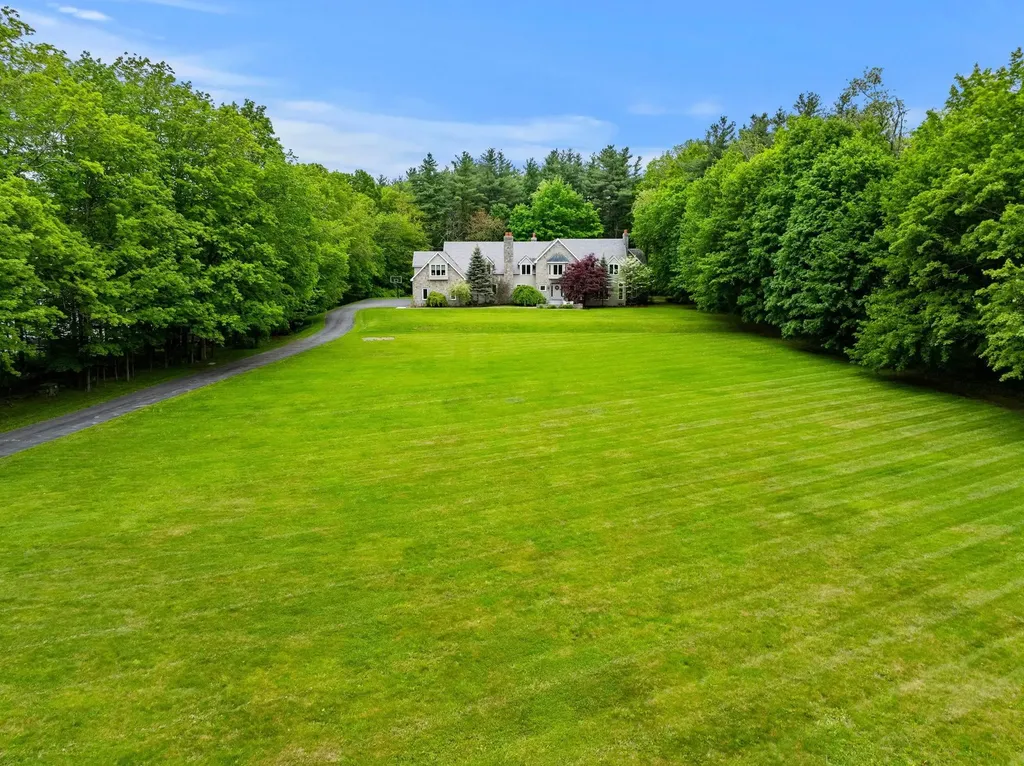 15 Richardson Road Hollis NH 03049